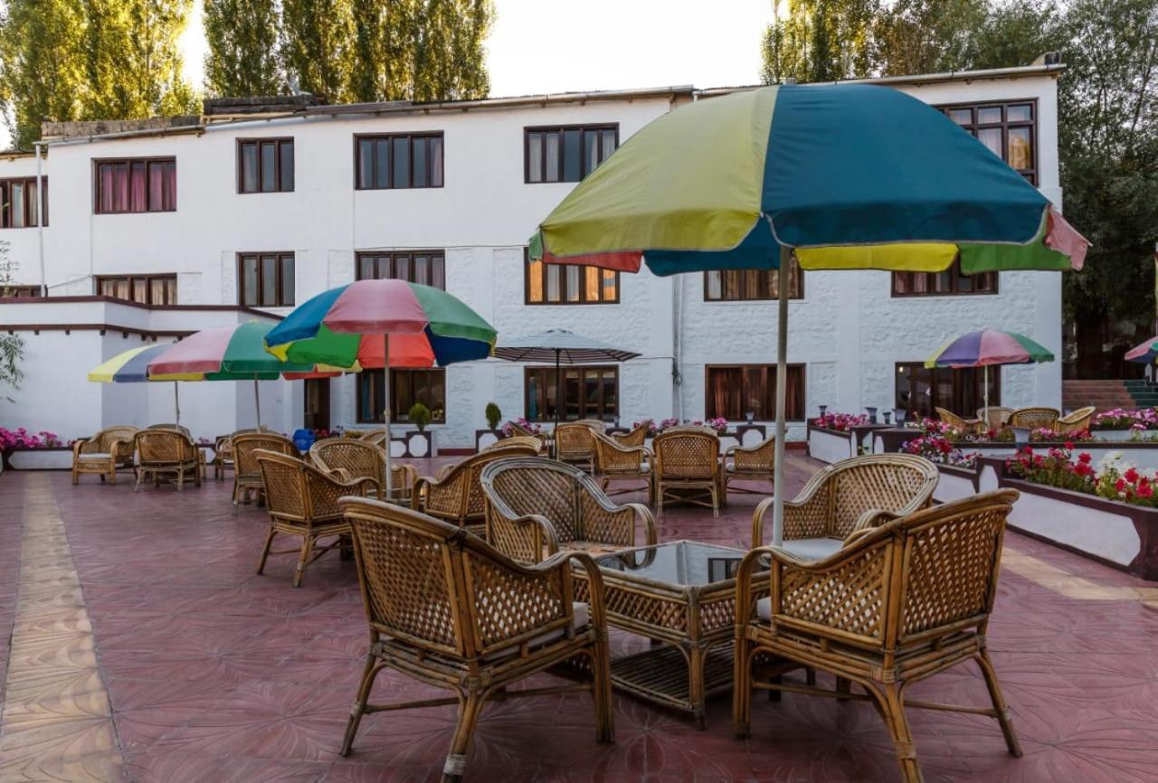 Hotel Asia Leh Buitenkant foto