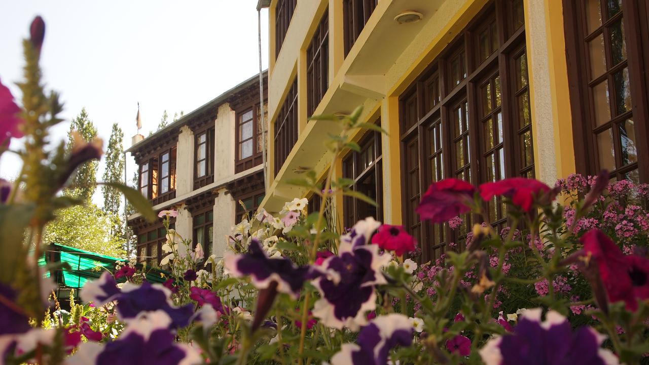Hotel Asia Leh Buitenkant foto