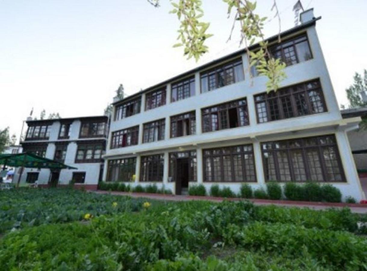 Hotel Asia Leh Buitenkant foto